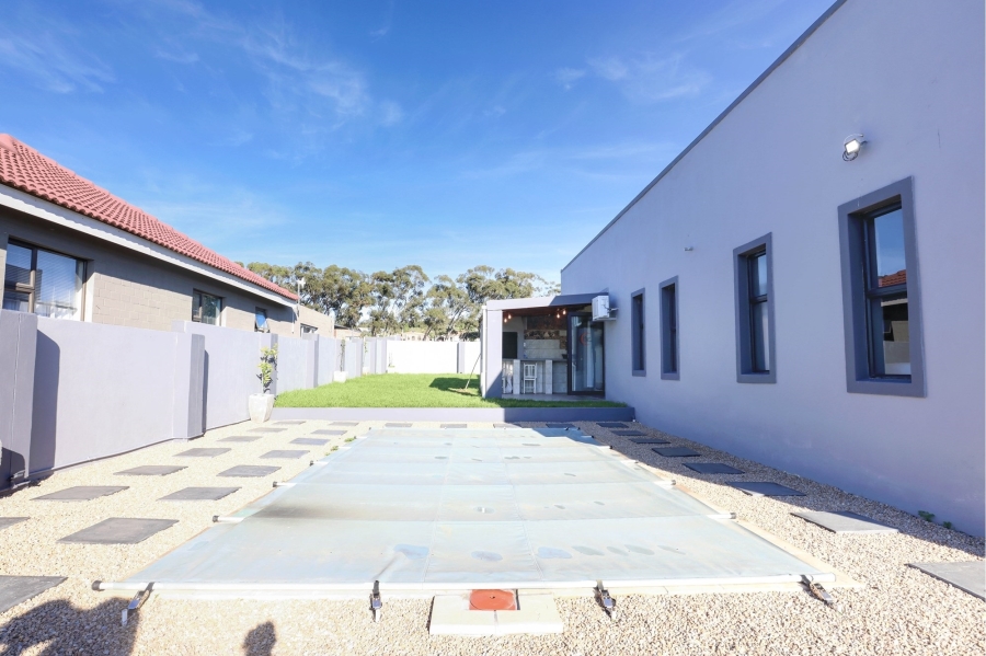 4 Bedroom Property for Sale in Darling Western Cape
